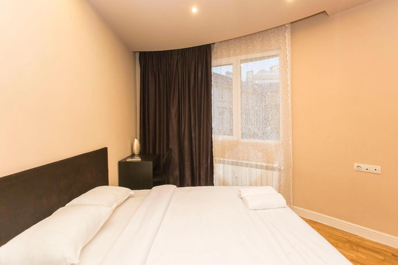 Elegant 2Bdr Apartment With A Balcony Sofia Exteriör bild