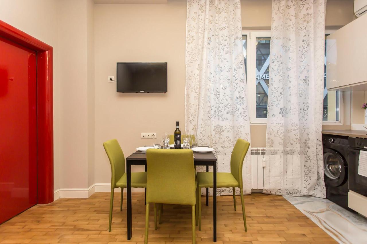 Elegant 2Bdr Apartment With A Balcony Sofia Exteriör bild